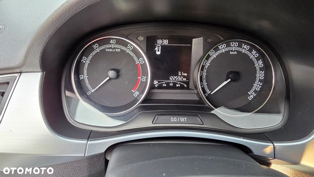 Skoda Fabia 1.0 Style Color - 13
