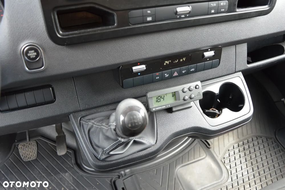 Mercedes-Benz Sprinter - 14