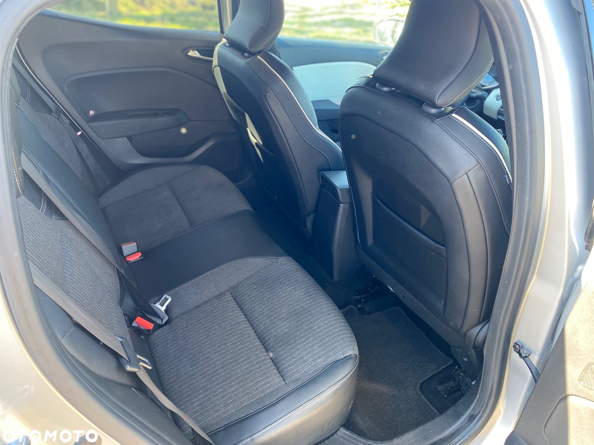 Renault Clio BLUE dCi 100 INTENS - 11