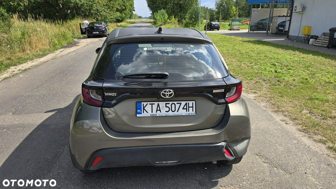 Toyota Yaris - 10