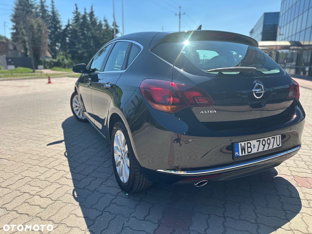Opel Astra 2.0 CDTI Cosmo - 8
