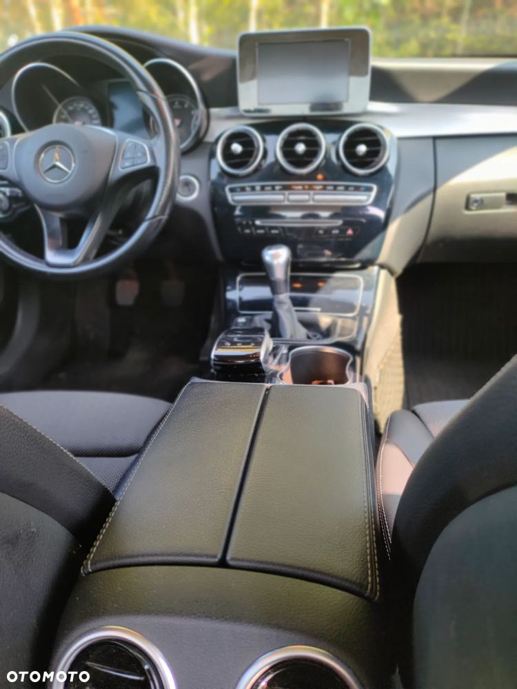 Mercedes-Benz Klasa C 180 (BlueEFFICIENCY) Avantgarde - 12