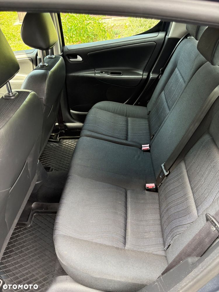 Peugeot 207 1.4 HDi Trendy - 5