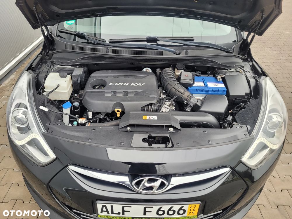 Hyundai i40 i40cw 1.7 CRDi Automatik Fifa World Cup Edition Silver - 17