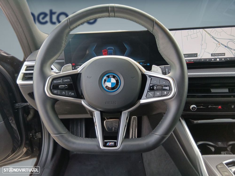BMW 330 e Pack Desportivo M Auto — fotografia 13