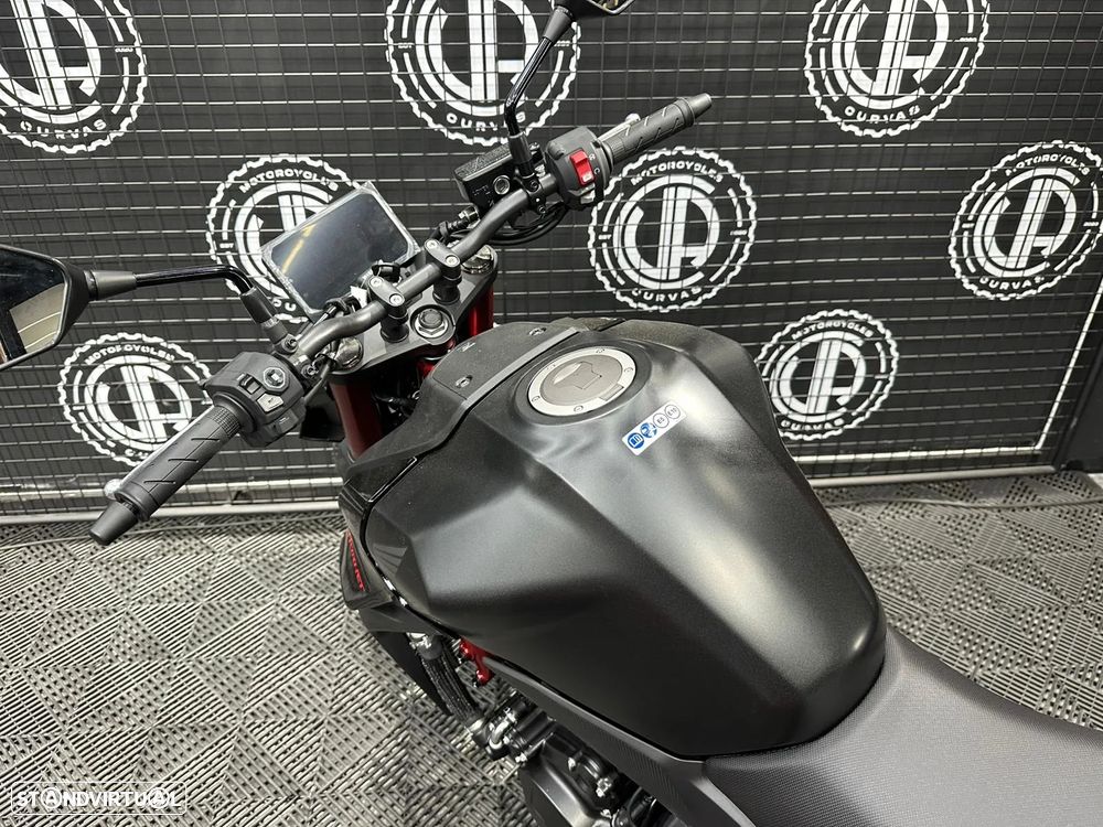 Honda CB 750 HORNET E-CLUTCH 2026 - 12