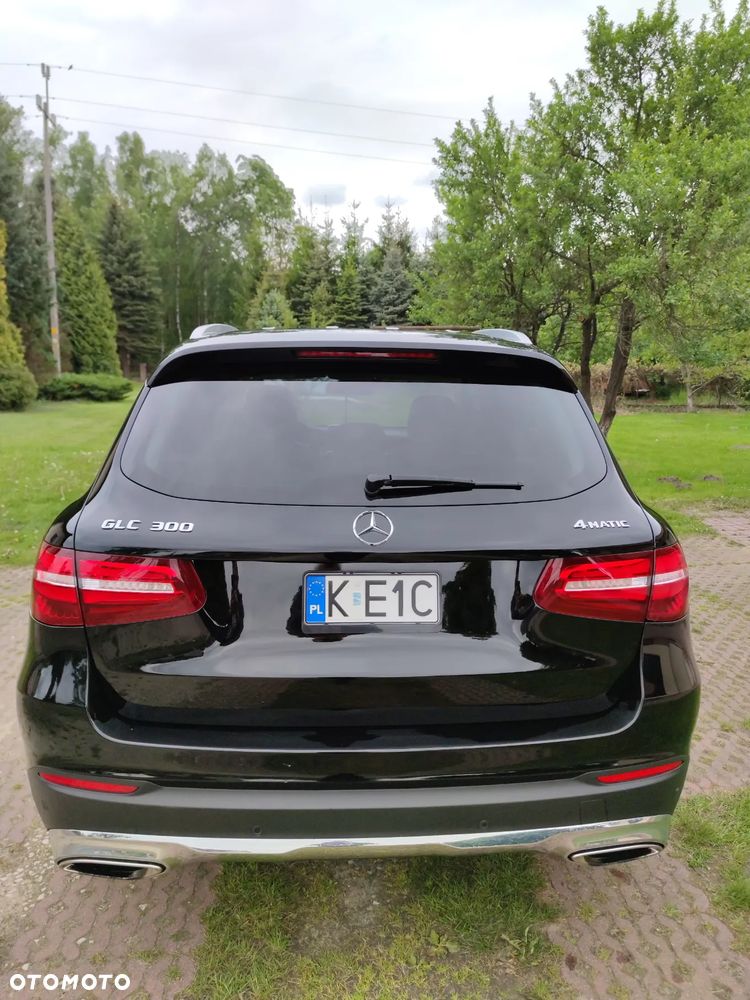 Mercedes-Benz GLC 300 4Matic 9G-TRONIC - 4