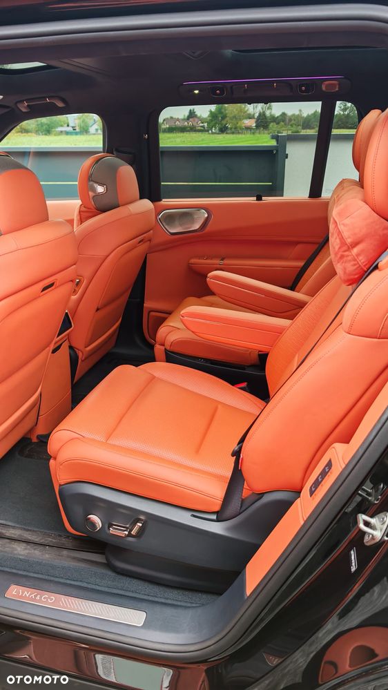 Lynk & Co 900 - 16