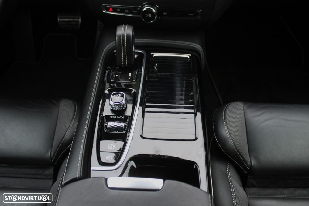 Volvo V60 2.0 T8 AWD TE R-Design - 23