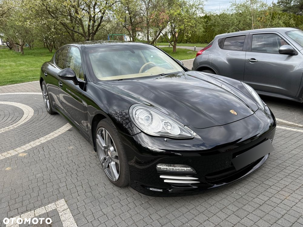 Porsche Panamera 4 PDK Platinum Edition - 2