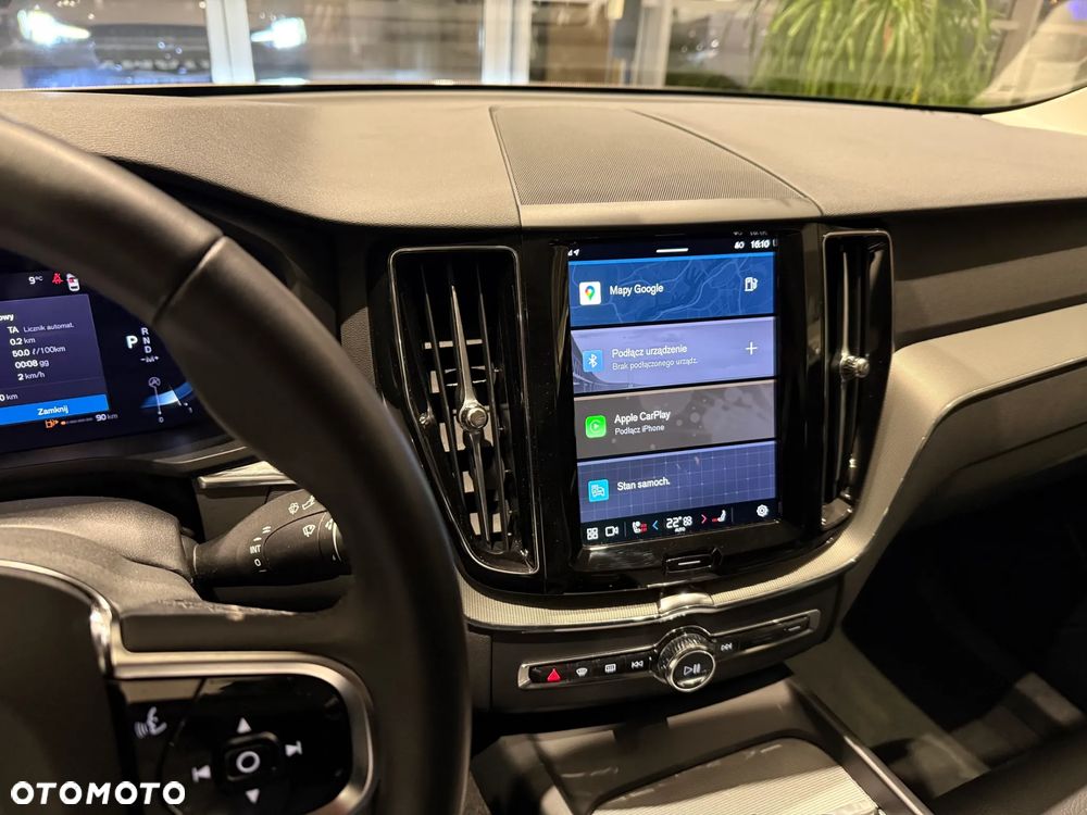 Volvo XC 60 B5 B AWD Plus Dark - 18