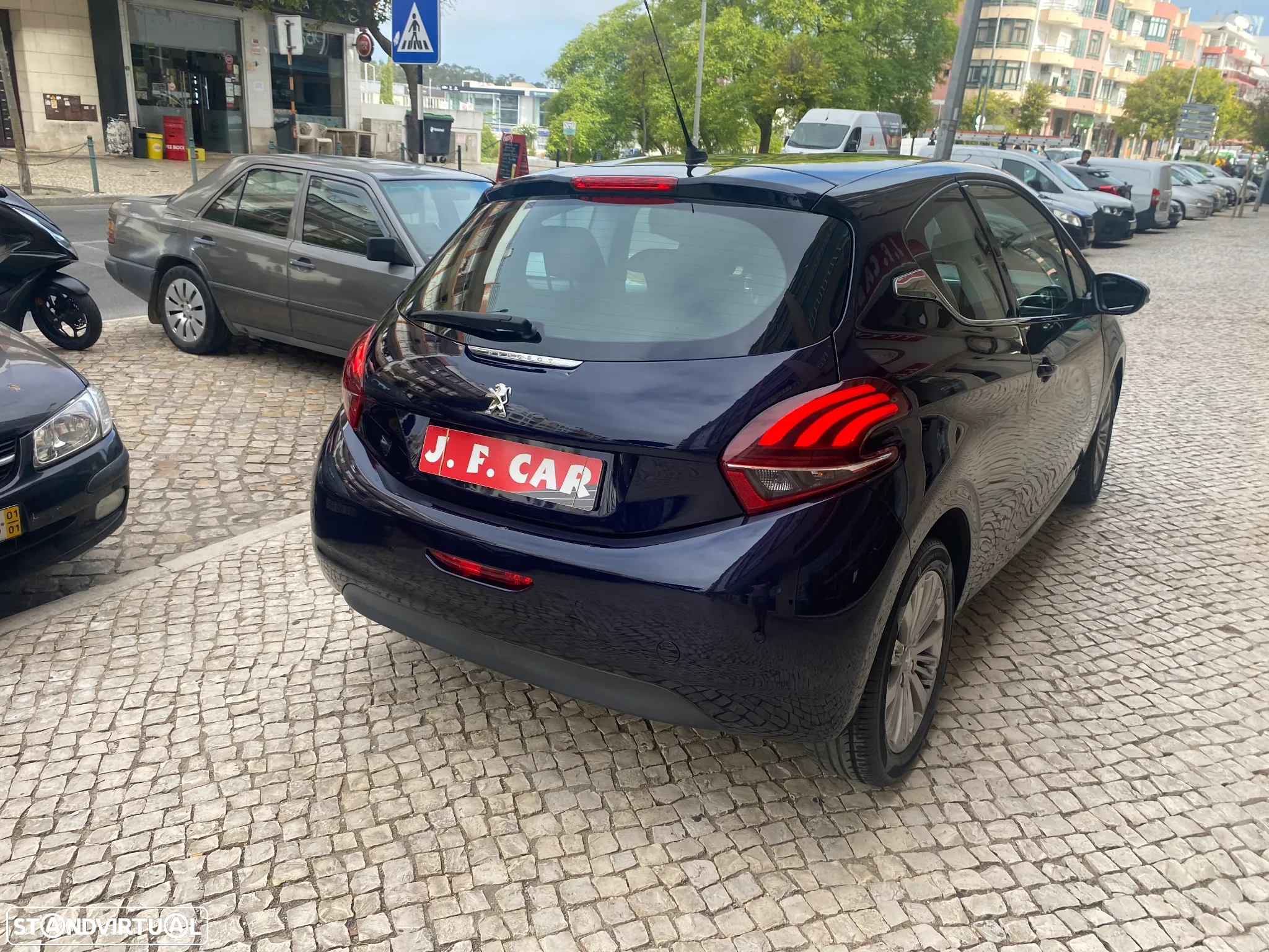 Peugeot 208 1.2 PureTech GT Line - 21