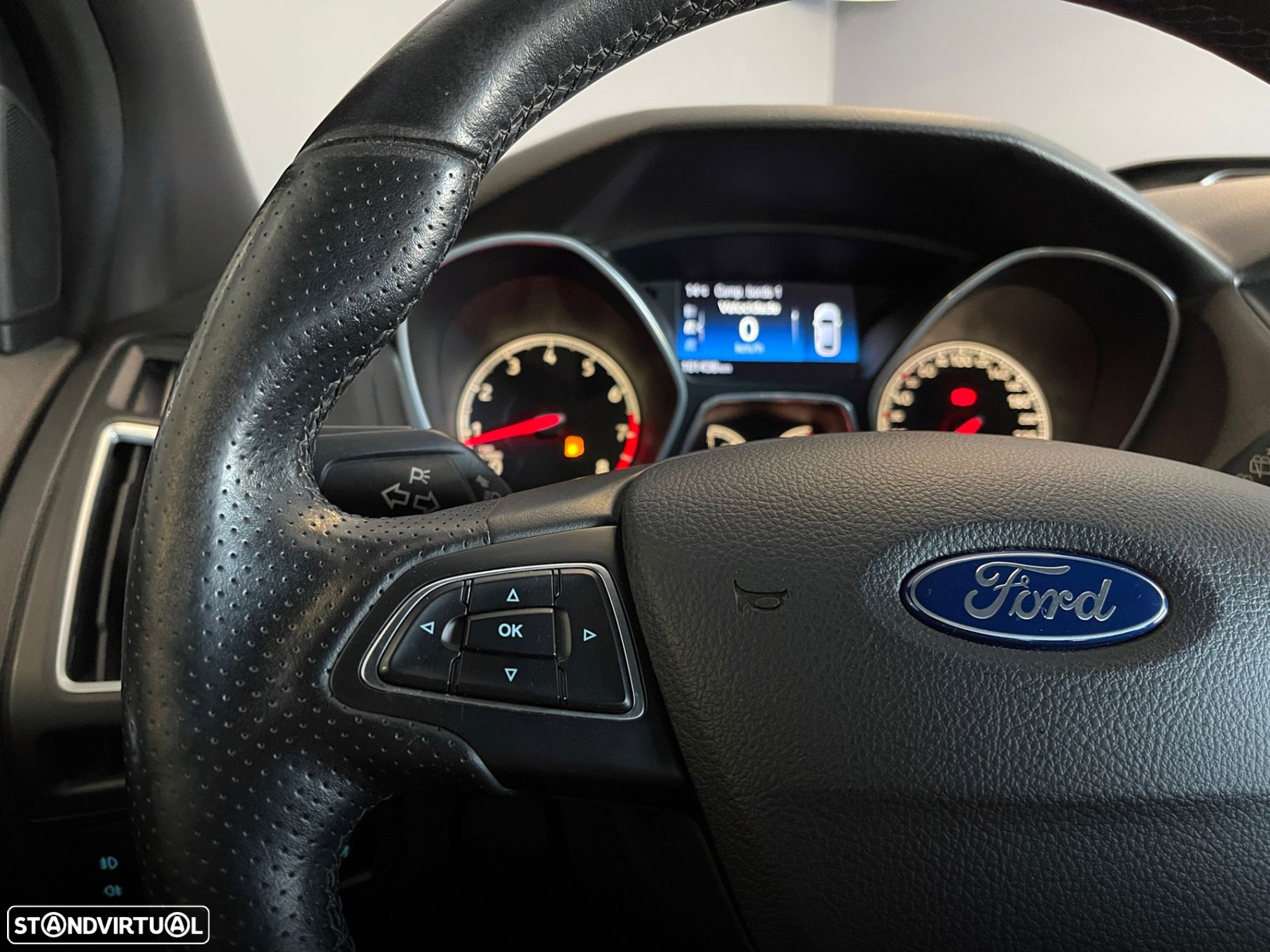 Ford Focus 2.0i ST-2 - 31
