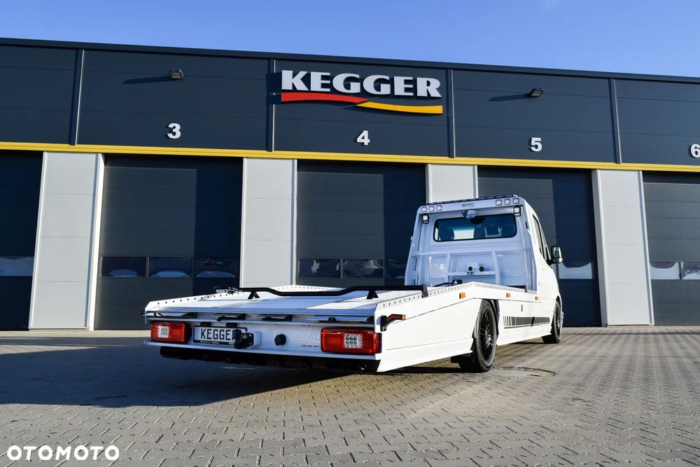 Mercedes-Benz Sprinter 319 - 10
