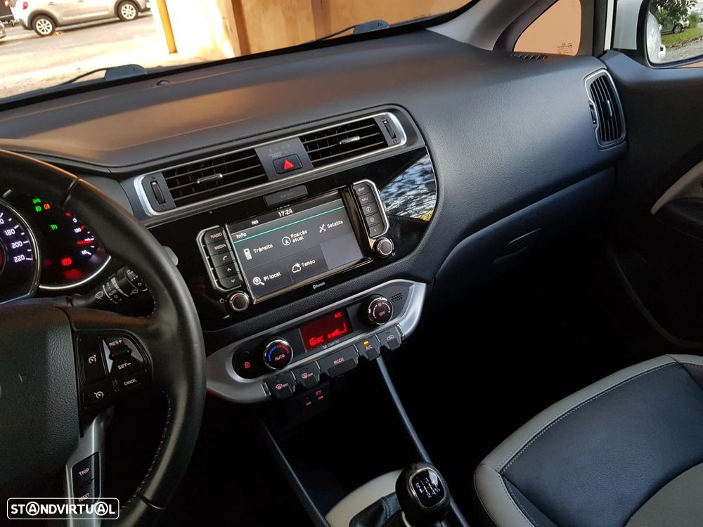 Kia Rio 1.1 CRDi TX Prime - 45