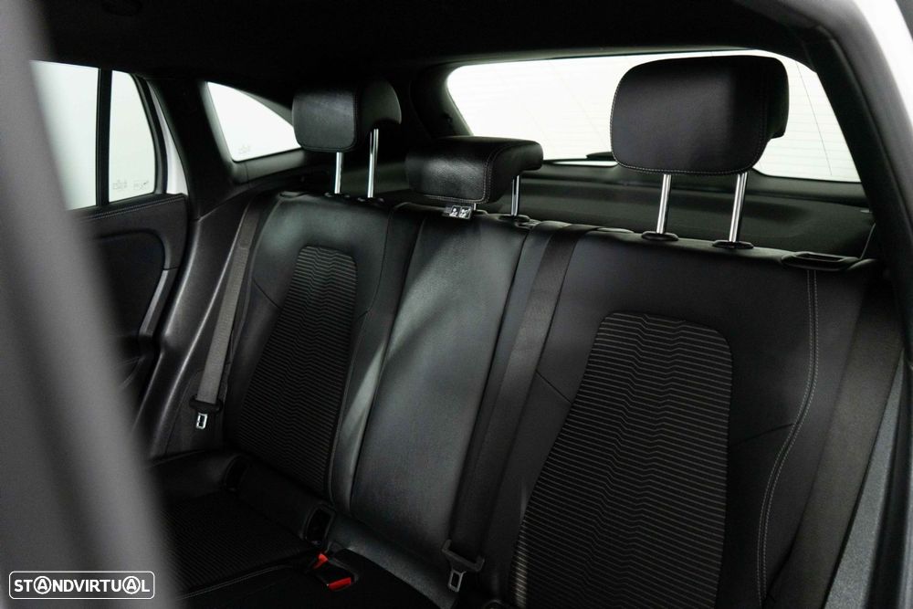 Mercedes-Benz GLA 250 e - 11