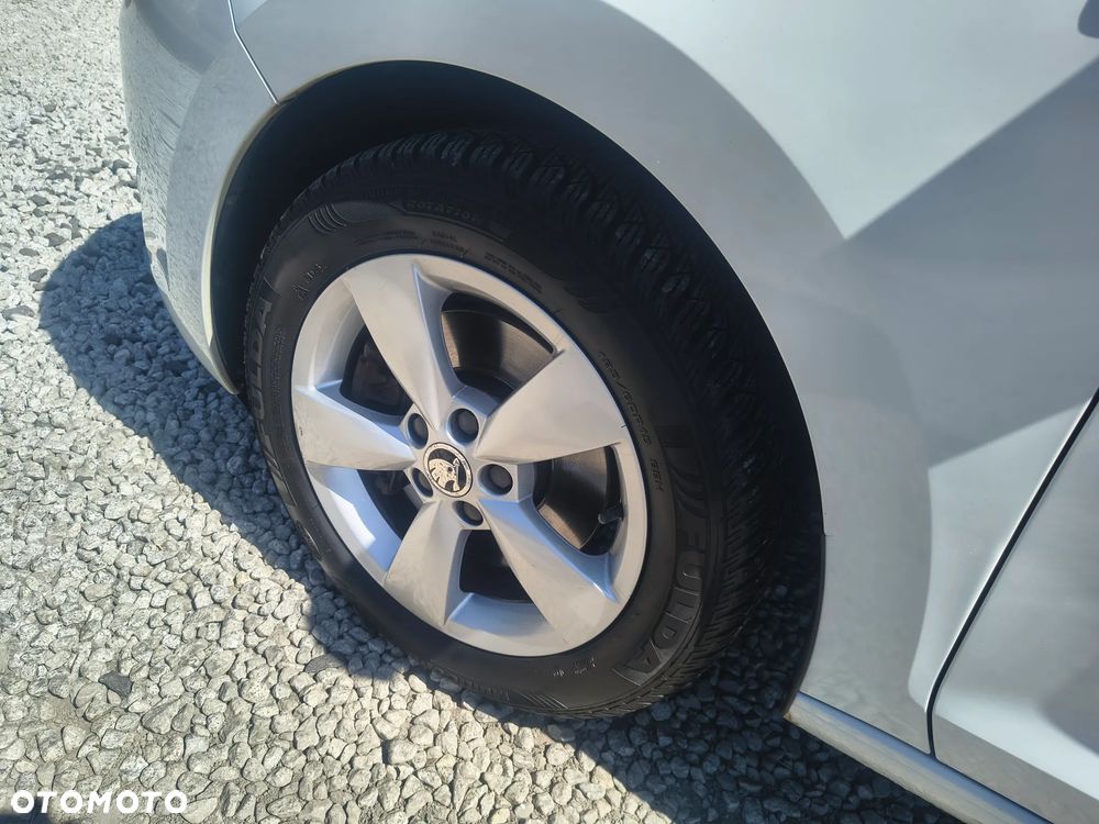 Skoda RAPID 1.2 TSI Elegance Green tec - 11