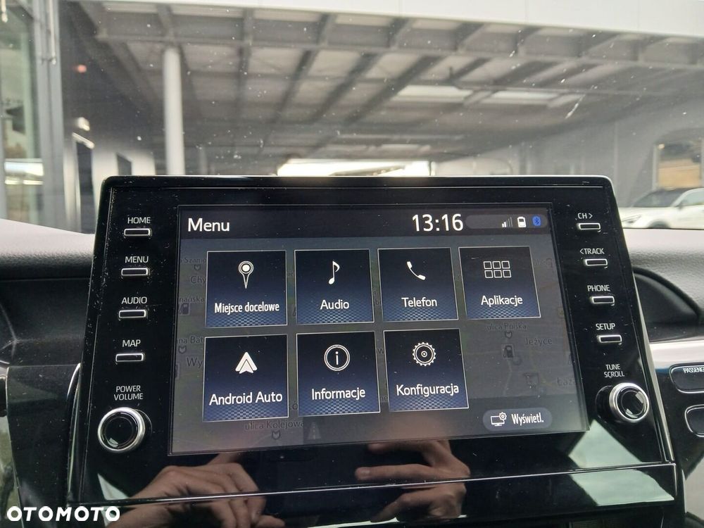 Toyota Camry - 22