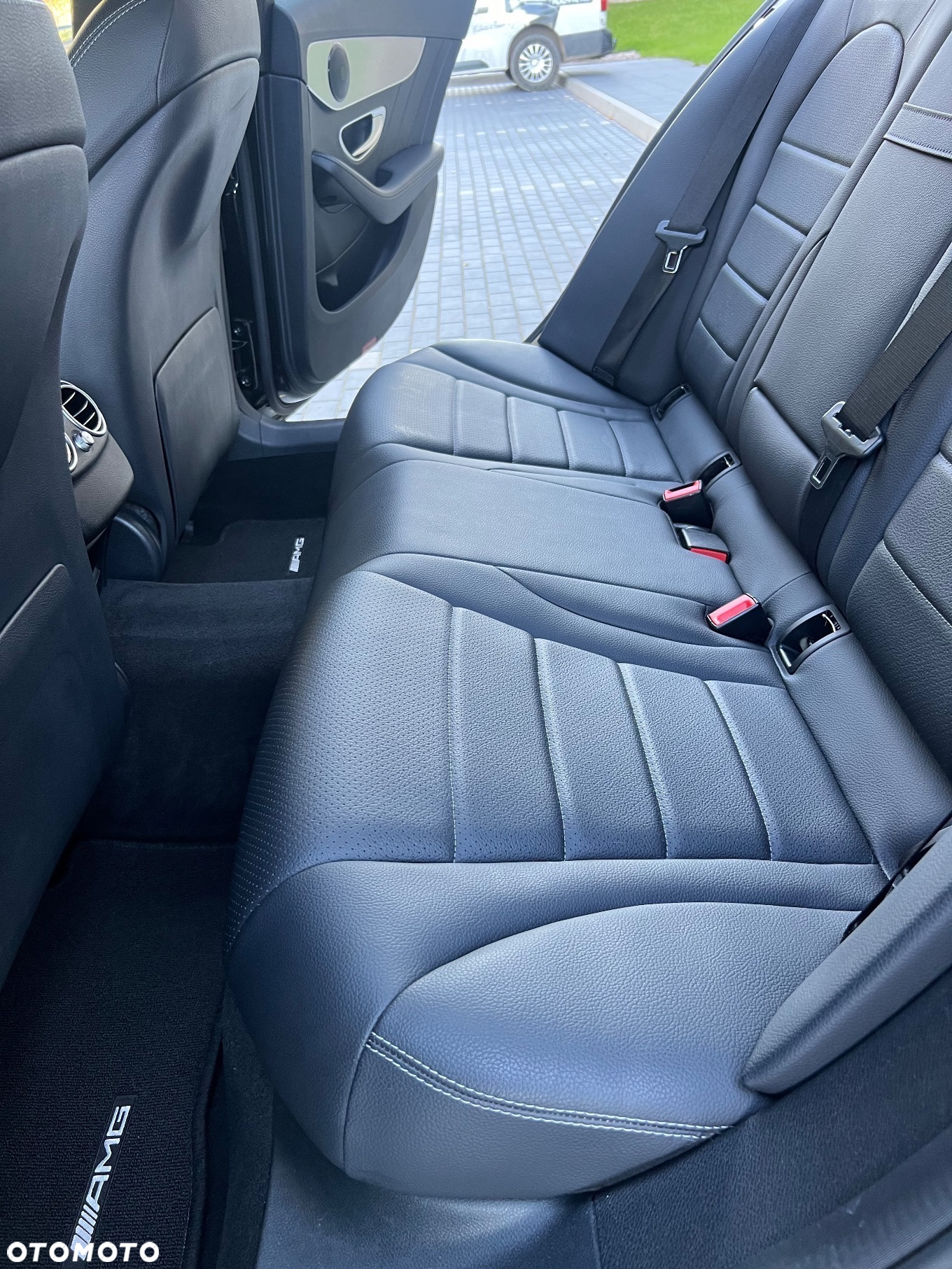 Mercedes-Benz Klasa C 180 (BlueTEC) d T AMG Line - 30