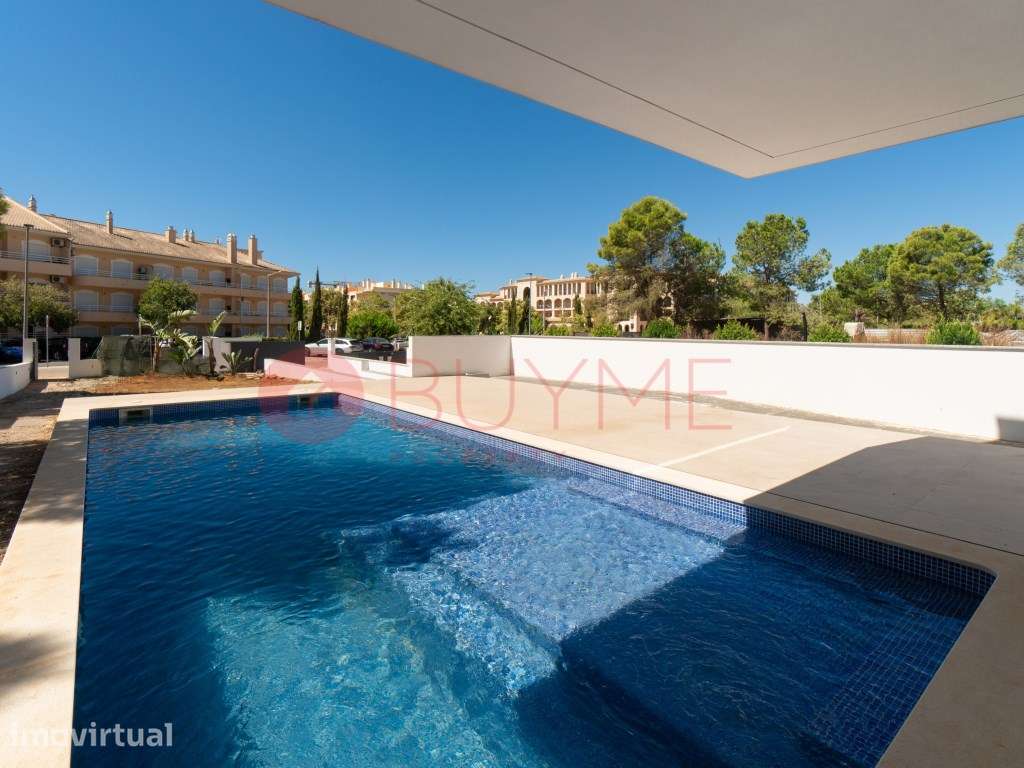Moradia de Luxo T4 em Vilamoura com Piscina e Design Contemporâneo - Grande imagem: 3/40