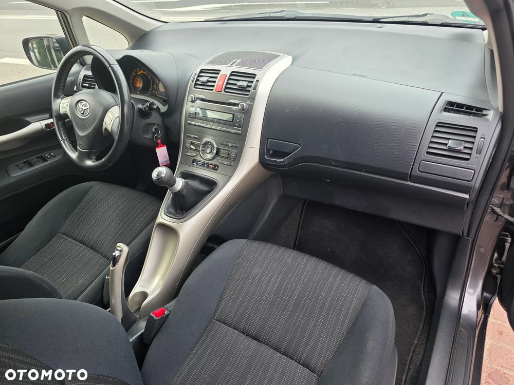 Toyota Auris 1.6 VVT-i Executive - 10