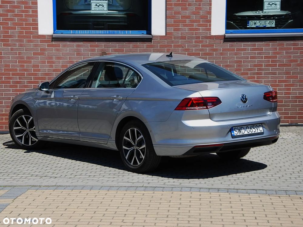 Volkswagen Passat 2.0 TSI Business DSG - 16
