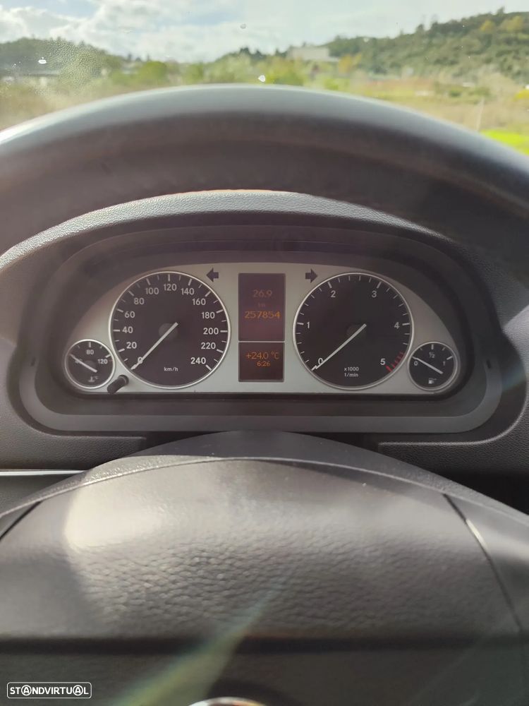 Mercedes-Benz B 200 CDI - 8