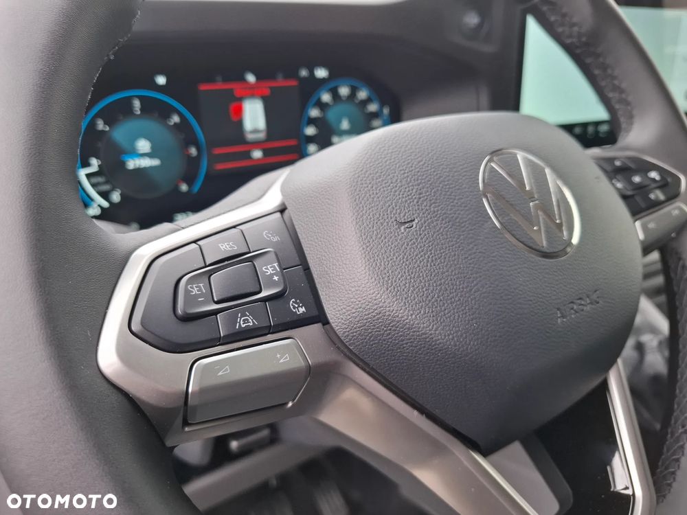 Volkswagen Caravelle - 10