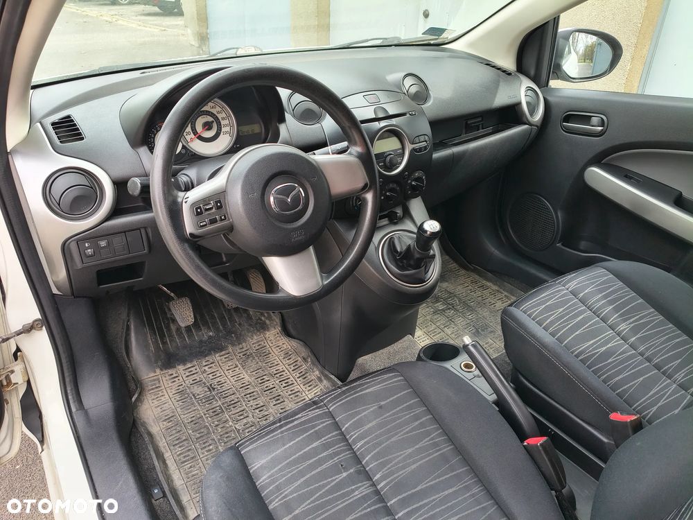 Mazda 2 - 12