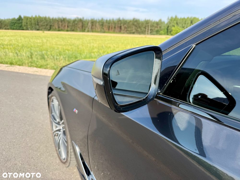 BMW Seria 5 M550i xDrive - 15
