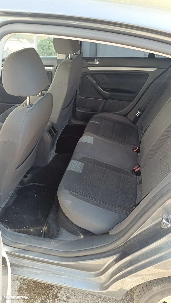 VW Jetta - 11