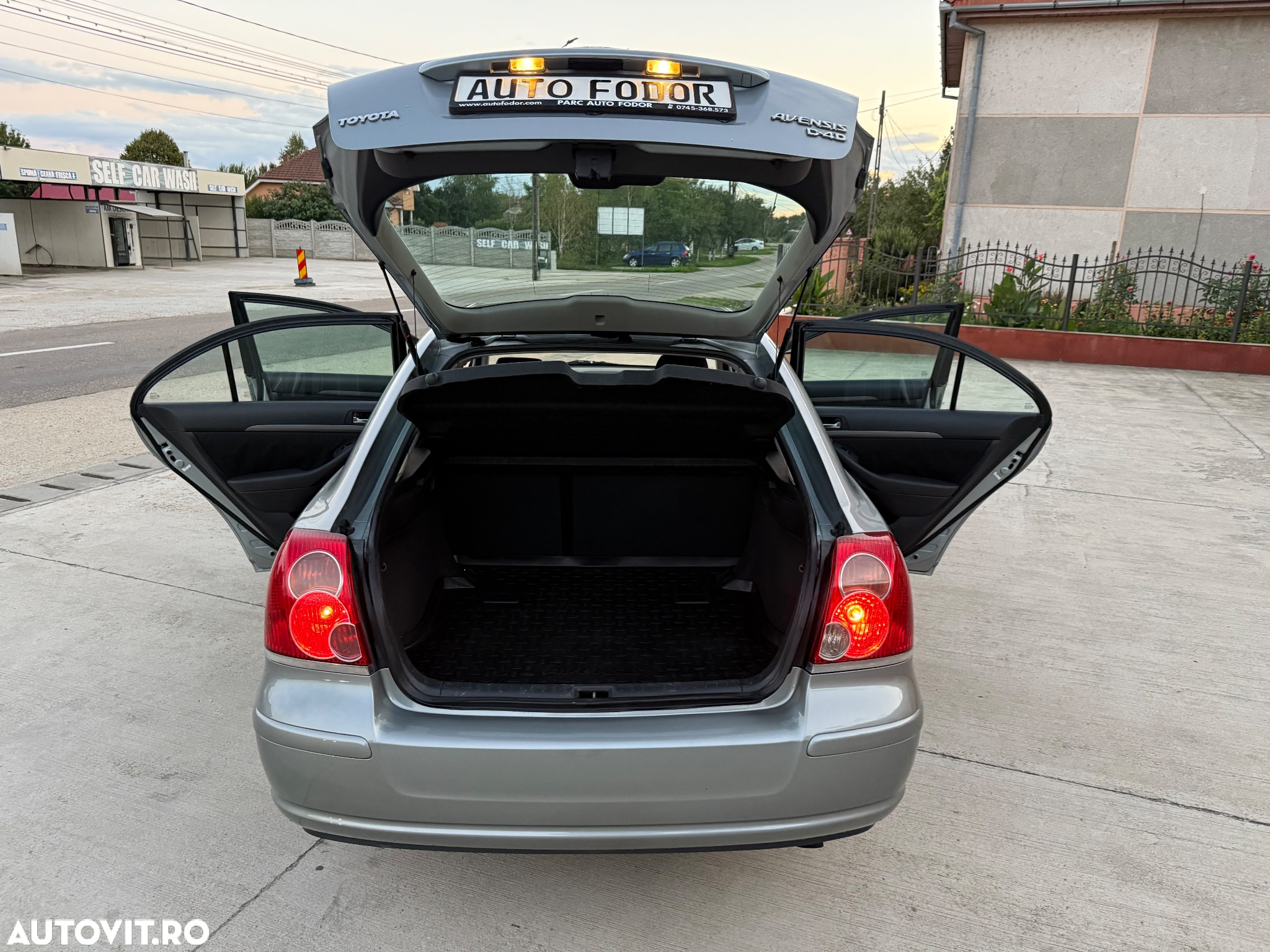 Toyota Avensis 2.0 D-4D Navi chrome - 34