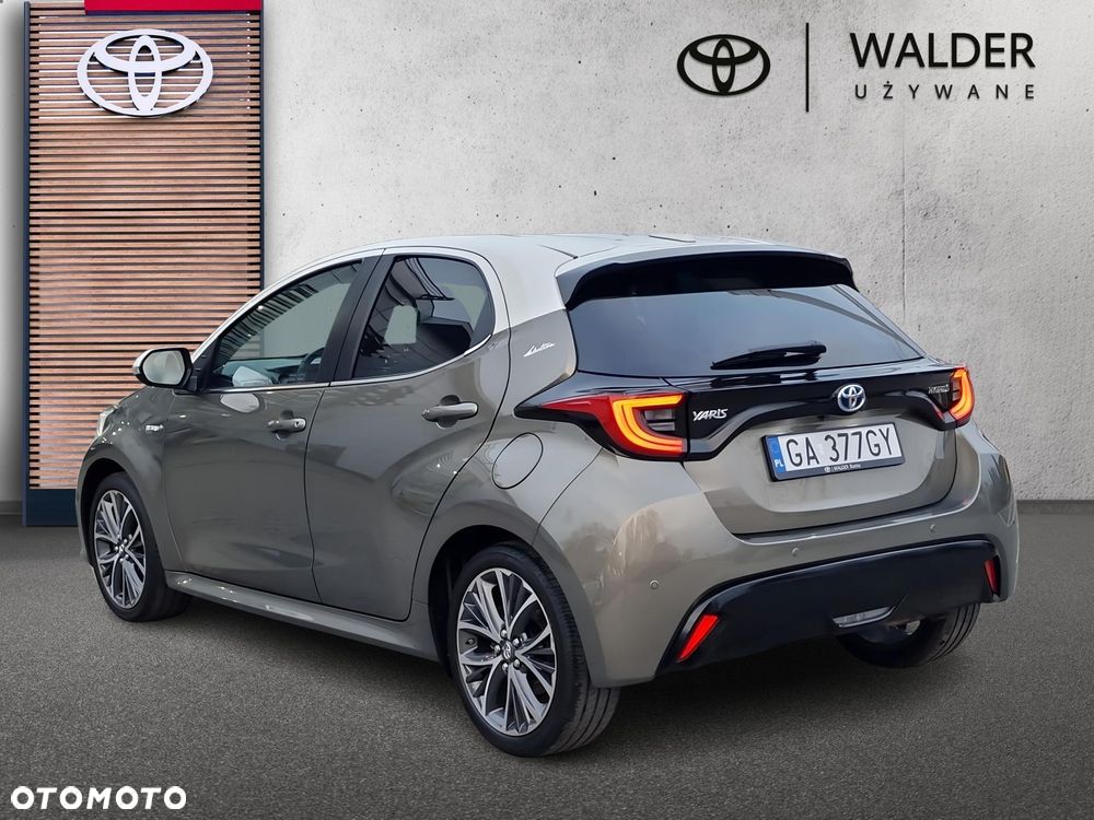 Toyota Yaris Hybrid 1.5 Selection Elegant - 4
