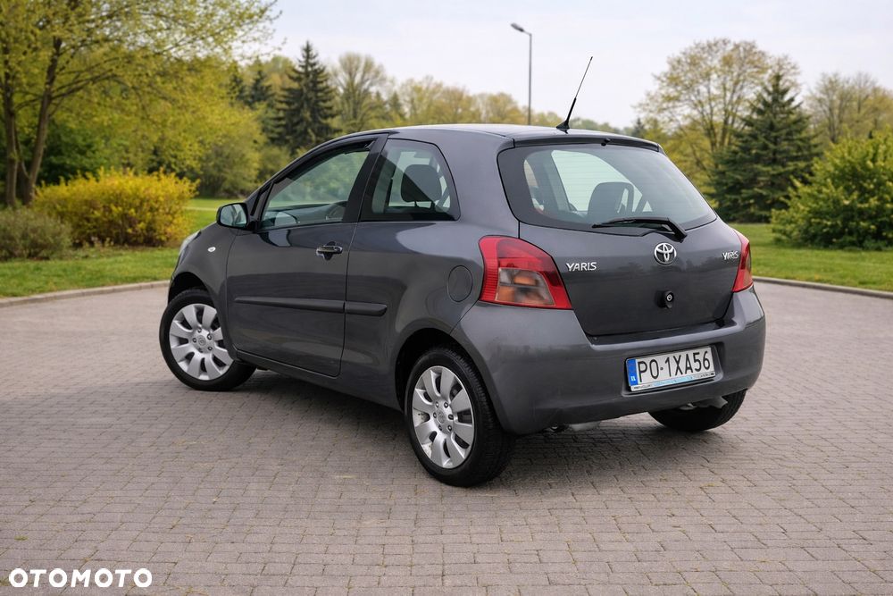 Toyota Yaris 1.3 Luna Premium - 10