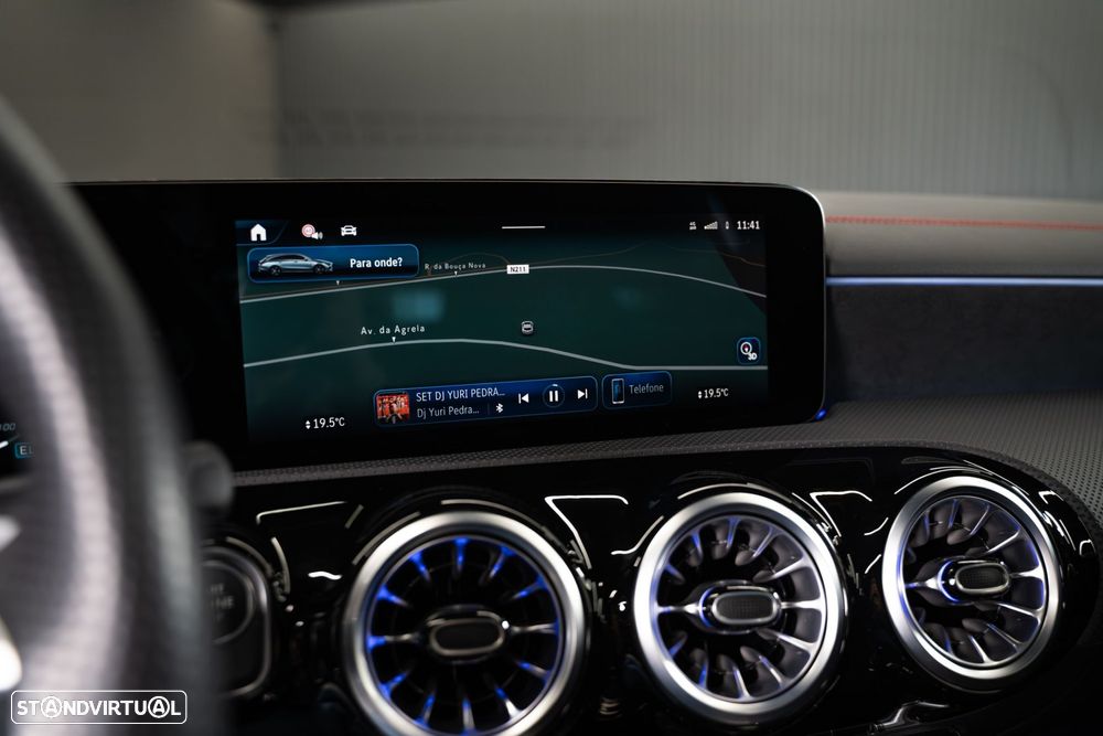 Mercedes-Benz CLA 250 e Shooting Brake AMG Line - 36