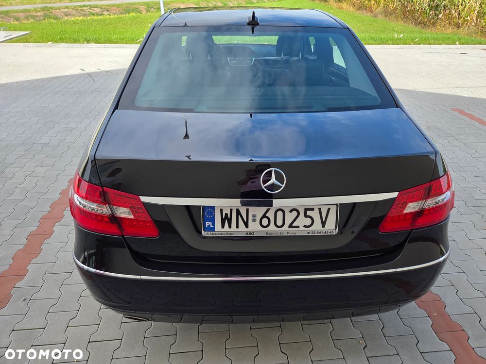 Mercedes-Benz Klasa E 250 CGI BlueEff Avantgarde - 6