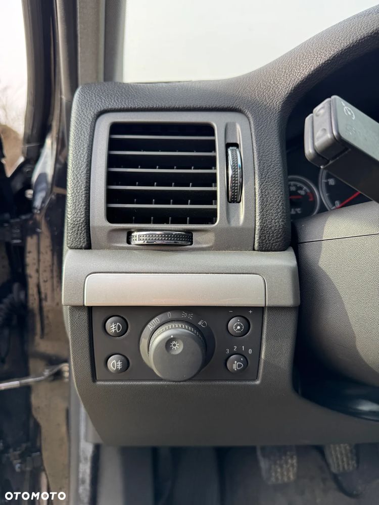 Opel Vectra 1.9 CDTI DPF Cosmo - 18