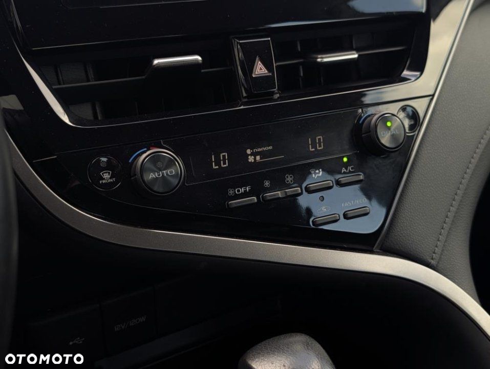 Toyota Camry - 13
