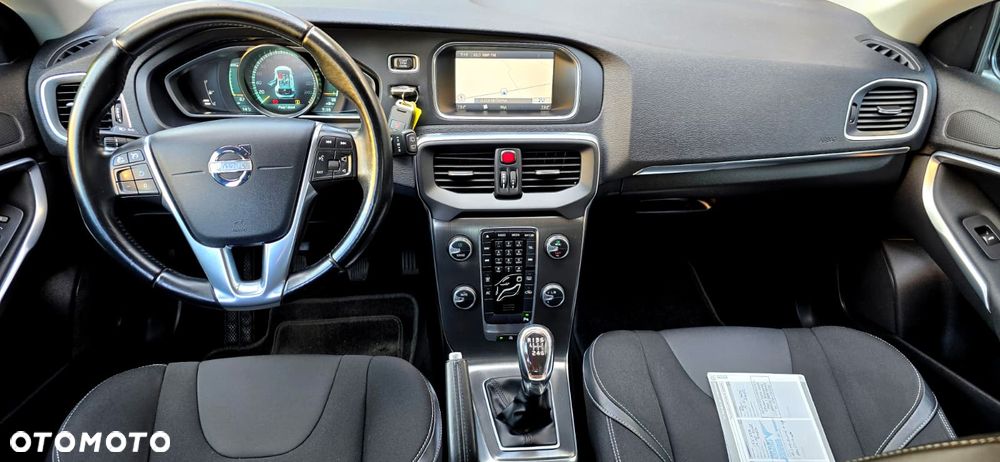 Volvo V40 D2 Momentum - 19