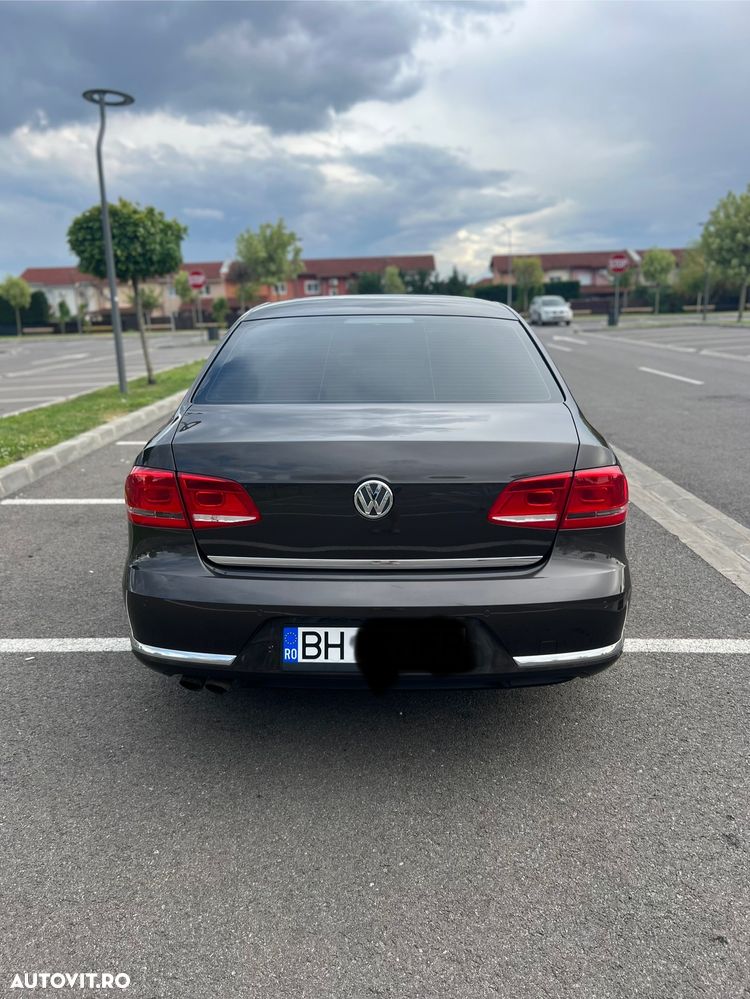 Volkswagen Passat - 4