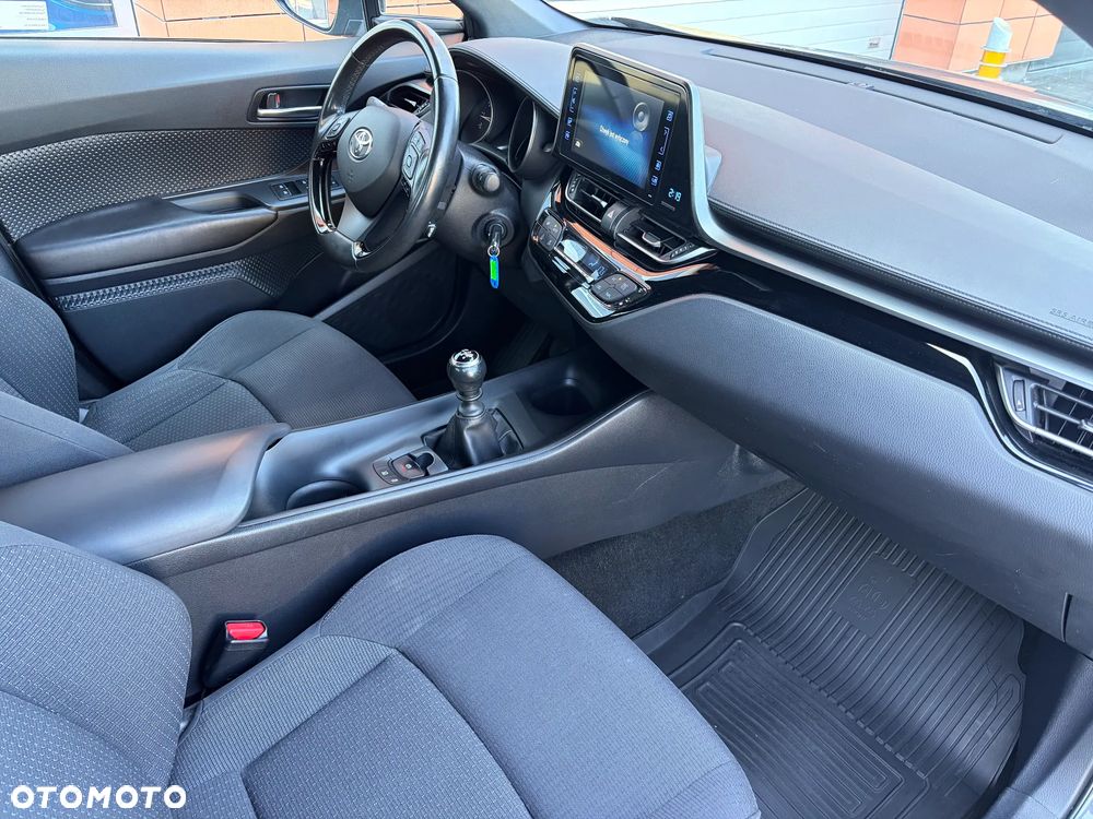 Toyota C-HR 1.2 T Dynamic - 18