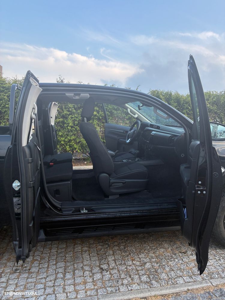 Toyota Hilux 2.4 D-4D 4WD CD CH Aut. - 16