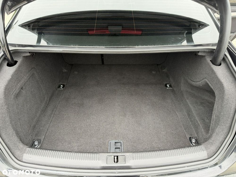 Audi A4 Limousine - 41