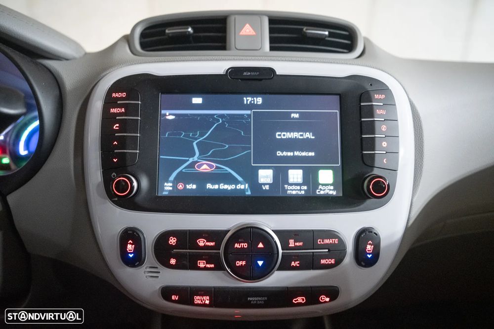 Kia e-Soul EV Play - 17