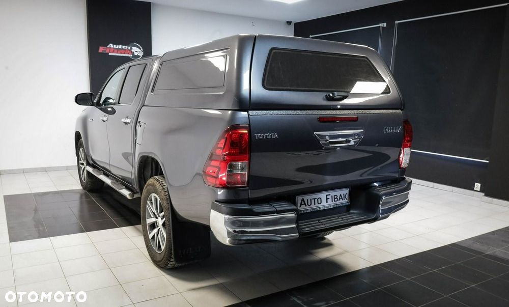 Toyota Hilux - 10