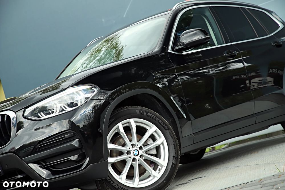 BMW X3 xDrive20i GPF Advantage - 3