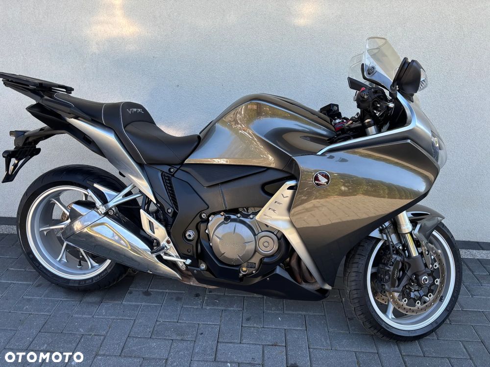 Honda VFR - 7