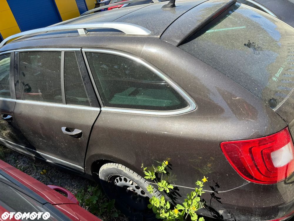 Skoda Superb 2.0 TDI 4x4 Platinum Outdoor DSG - 28