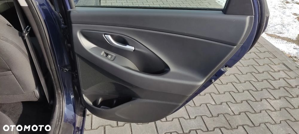 Hyundai i30 1.4 T-GDI Family+ - 28