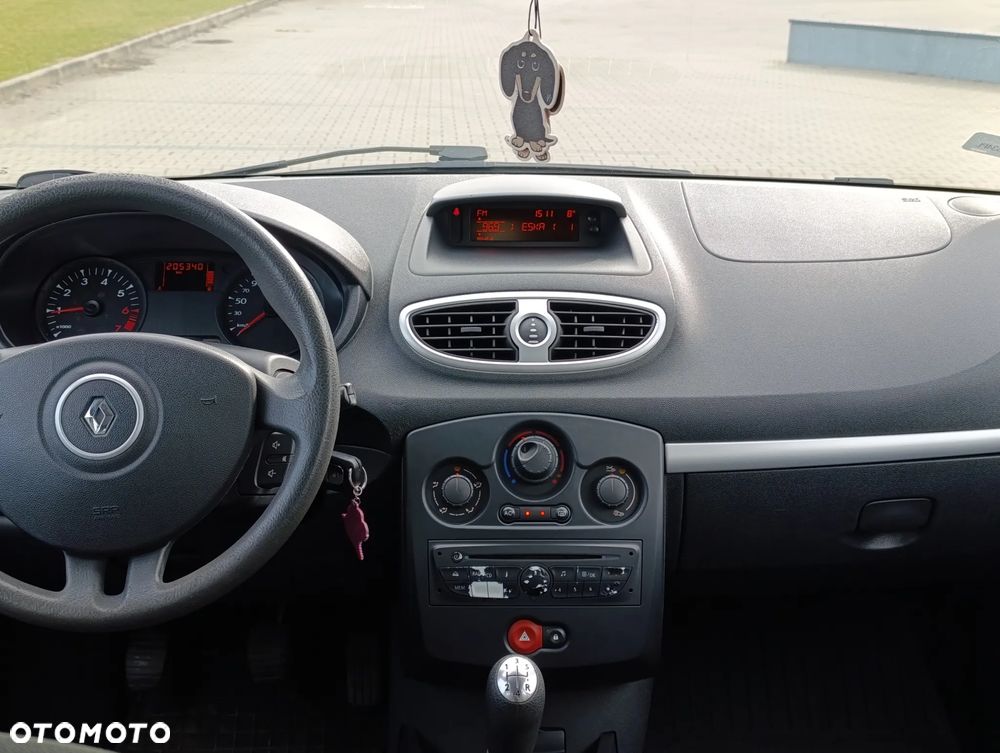 Renault Clio - 10